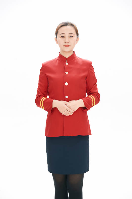 白色背景下的酒店女性高级服务员图片