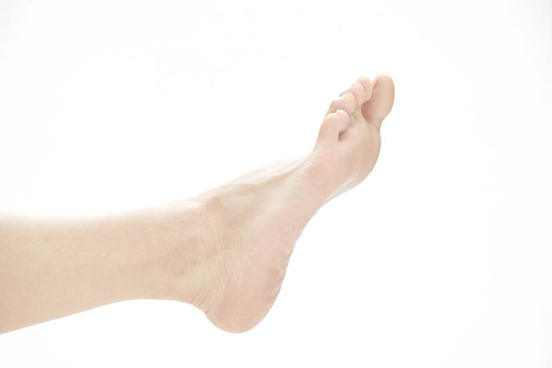 手法专业的足疗技师为客人服务图片