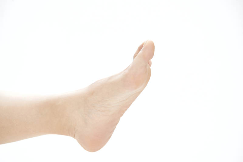 手法专业的足疗技师为客人服务图片