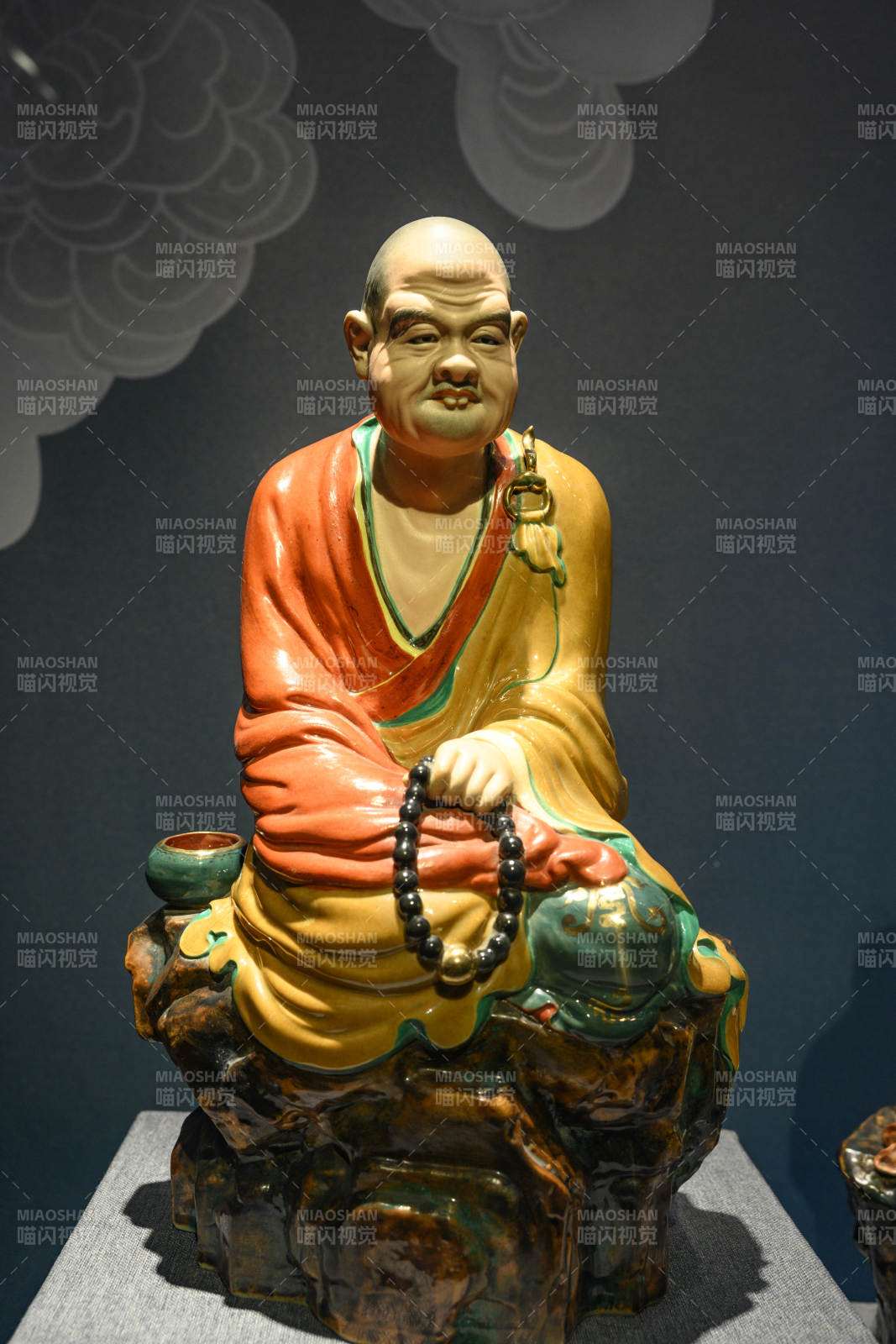 景德镇陶瓷博物馆罗汉瓷雕图片