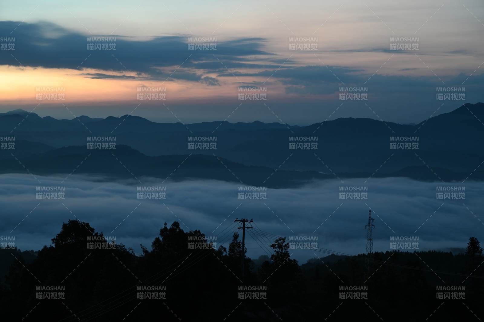 云海日出山峦图片