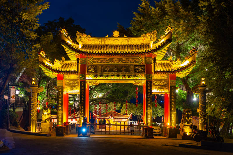 夜色中的金山寺图片