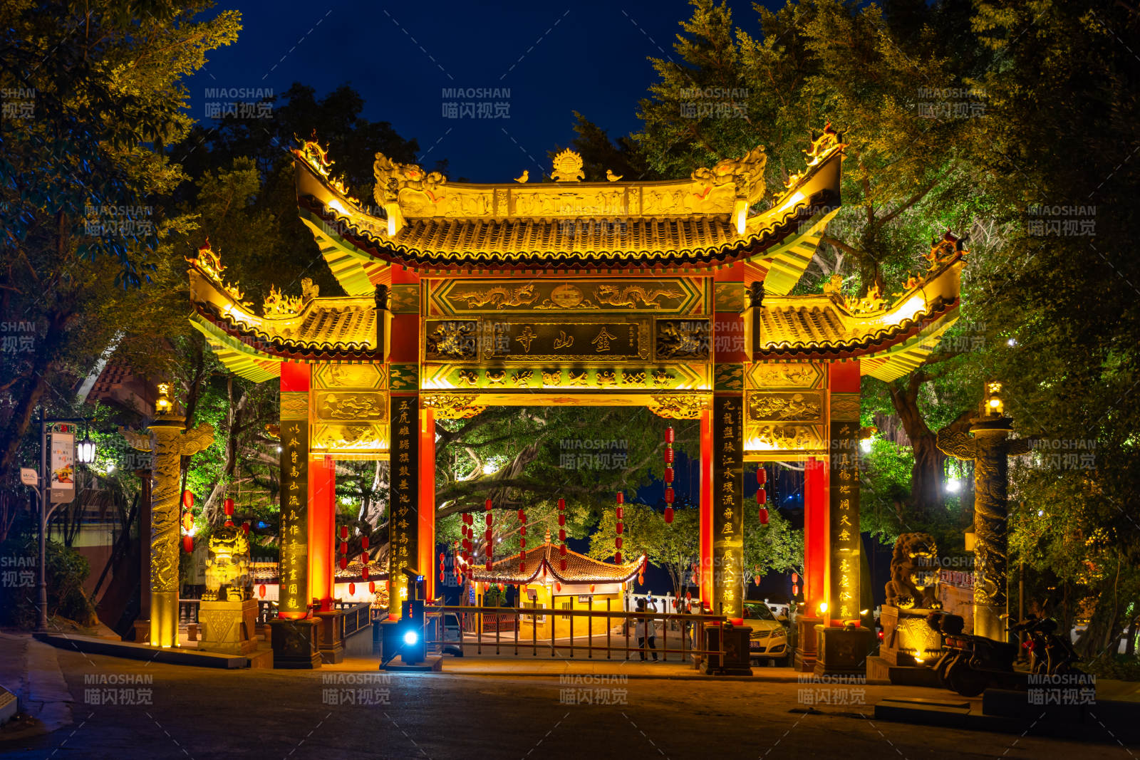 夜色中的金山寺图片