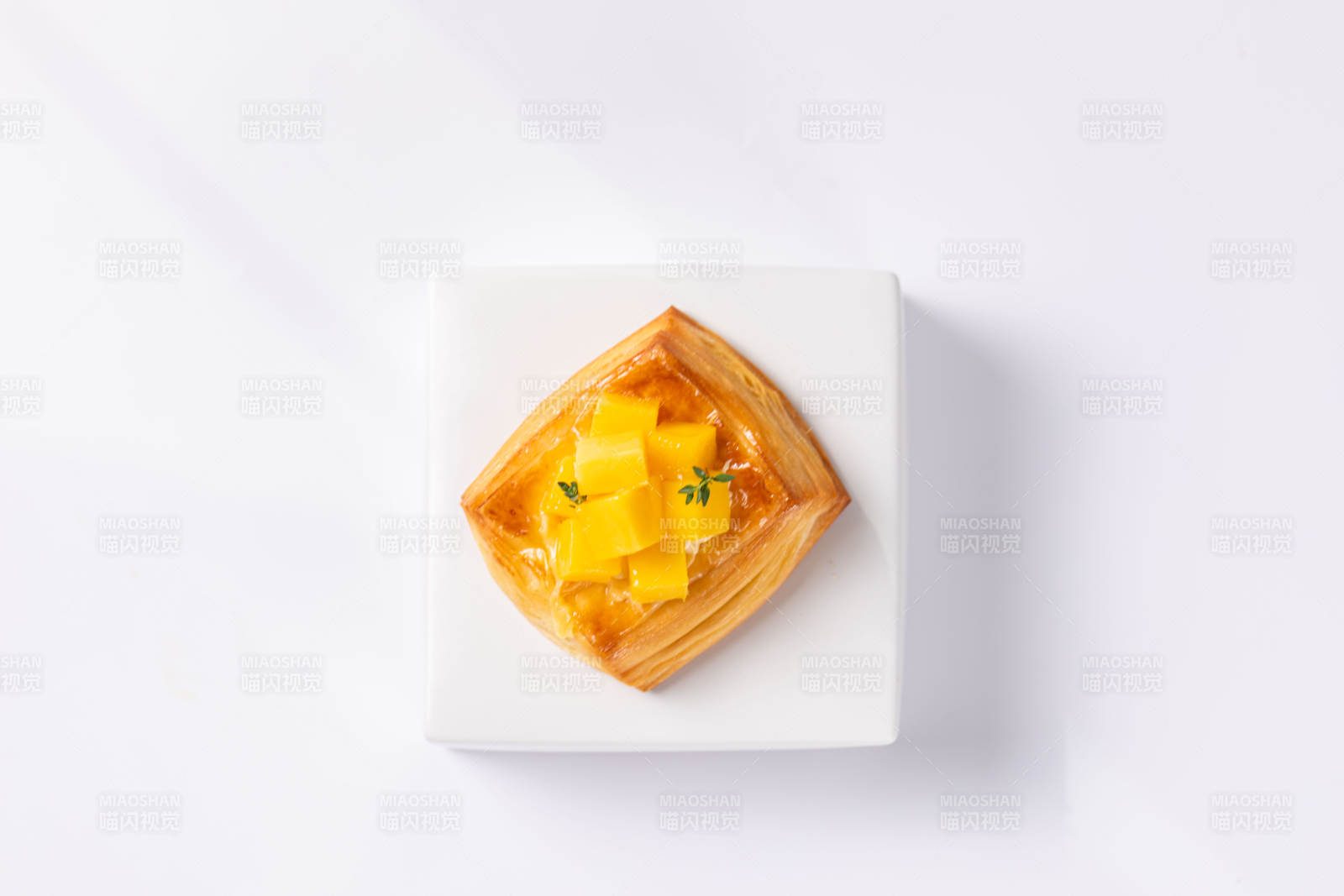 芒果派 金黄诱人图片