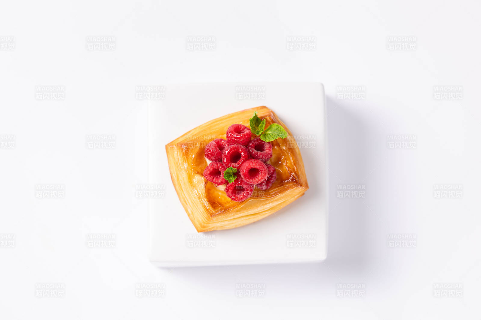 覆盆子塔点心图片