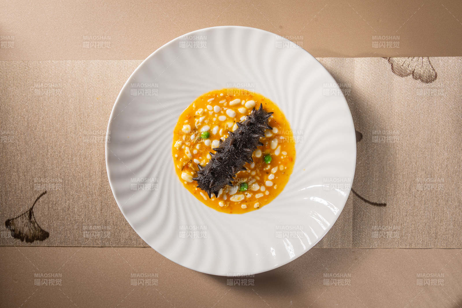 橙色汤品配海苔图片