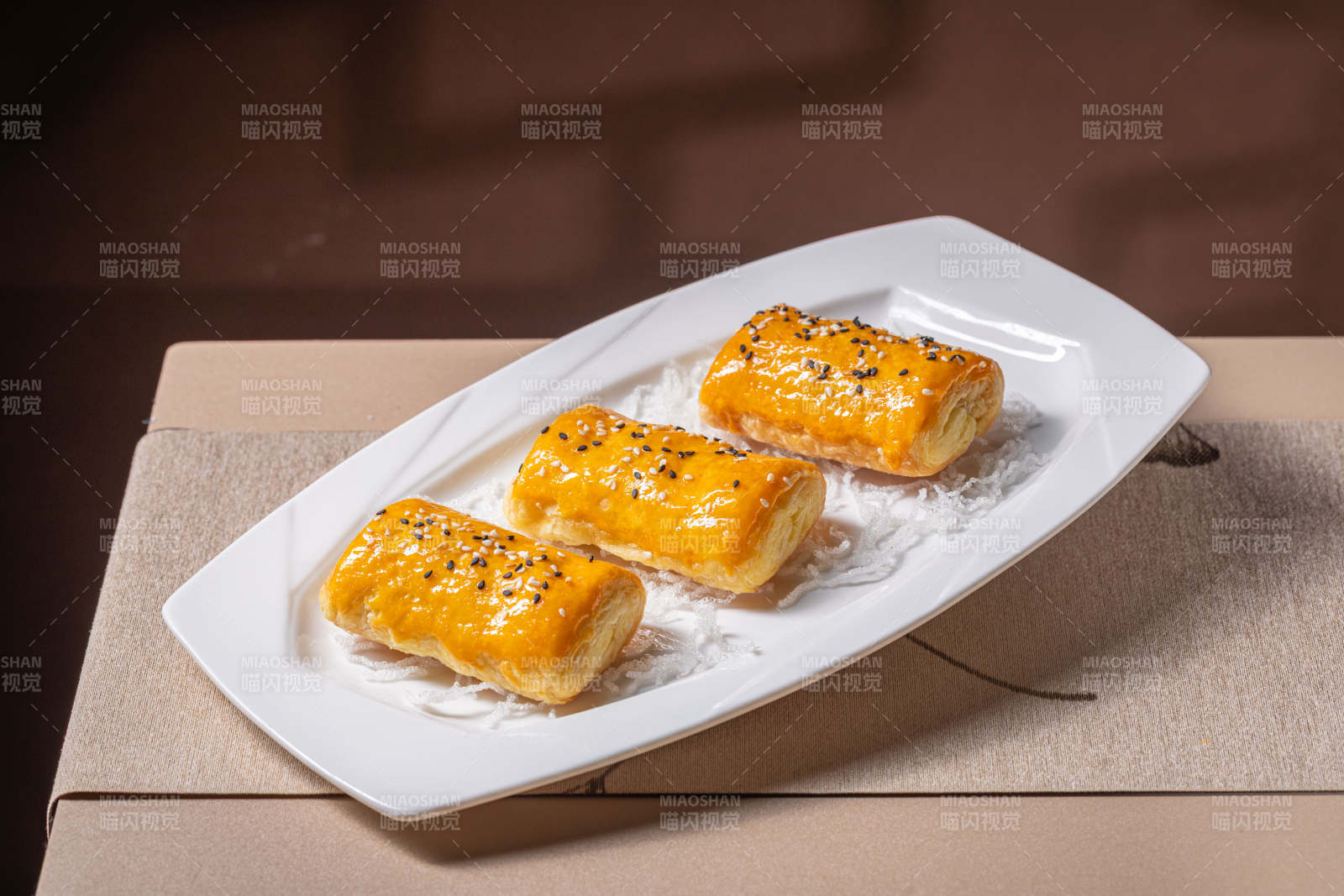 金黄酥皮卷图片