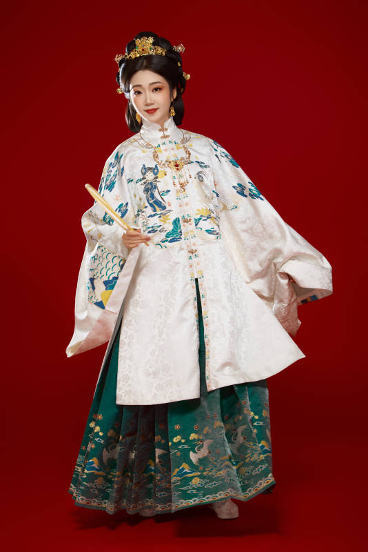 红色背景下穿着中国明朝明制汉服服饰的少女图片