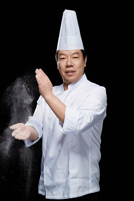 星级酒店面点厨师人物形象展示图片