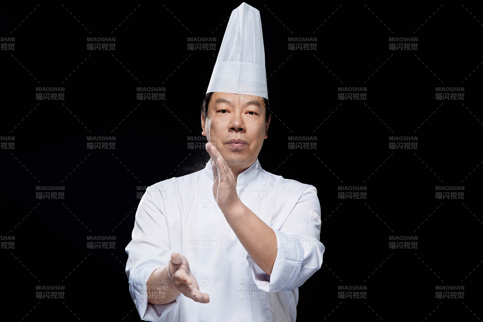 星级酒店面点厨师人物形象展示图片