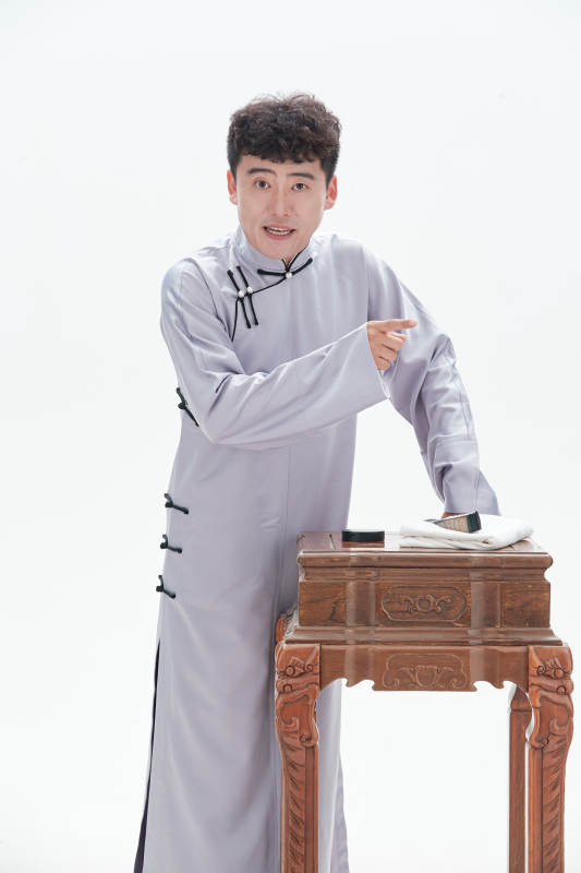 中国传统曲艺单口相声表演艺术形象图片