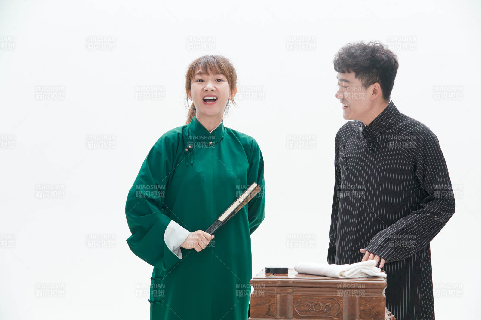 中国传统曲艺对口相声表演艺术形象图片