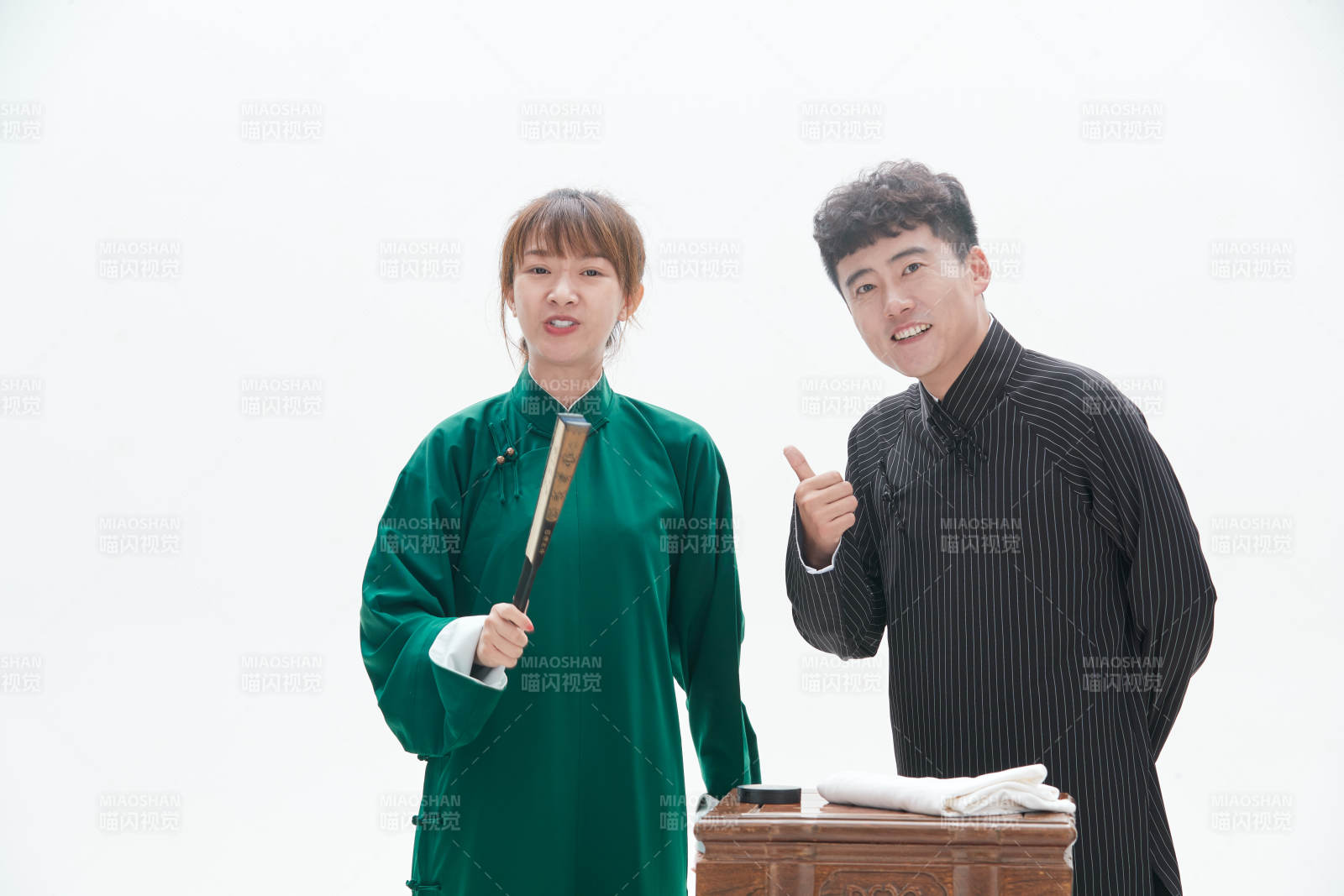 中国传统曲艺对口相声表演艺术形象图片