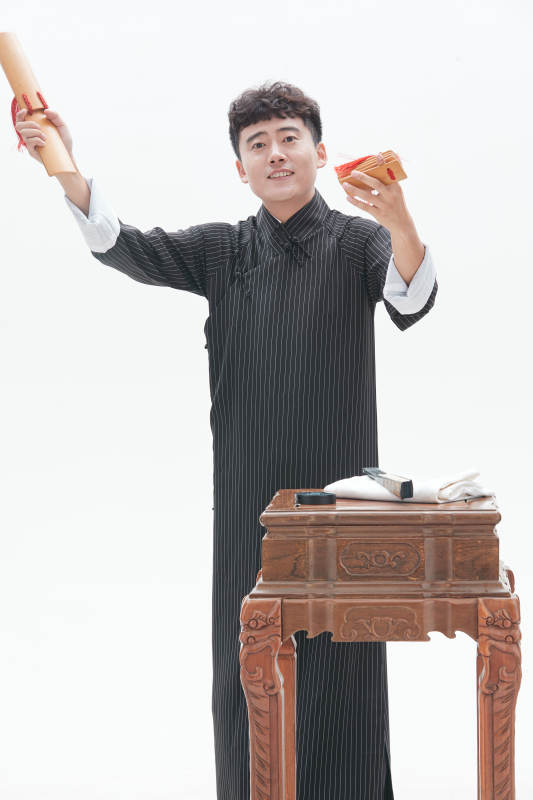 中国传统曲艺竹板书表演艺术形象图片