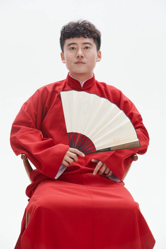 中国传统曲艺相声表演艺人形象图片