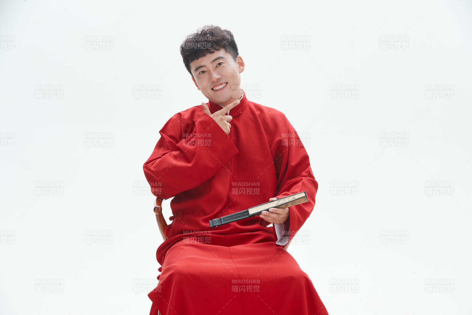 中国传统曲艺相声表演艺人形象图片