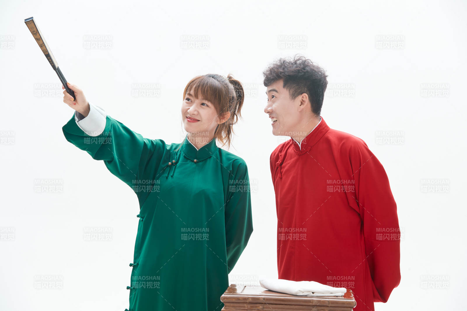 中国传统曲艺对口相声表演艺术形象图片