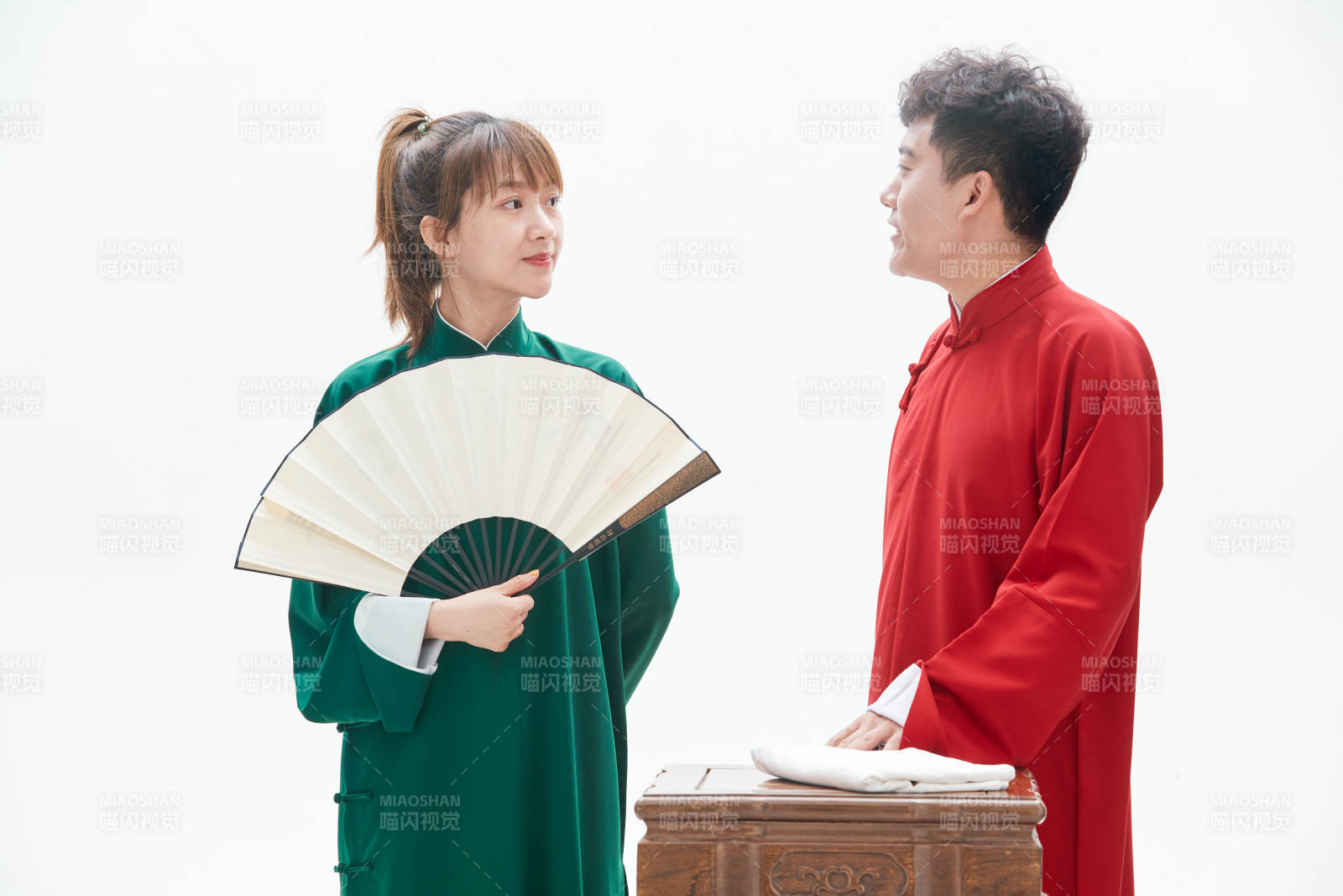 中国传统曲艺对口相声表演艺术形象图片