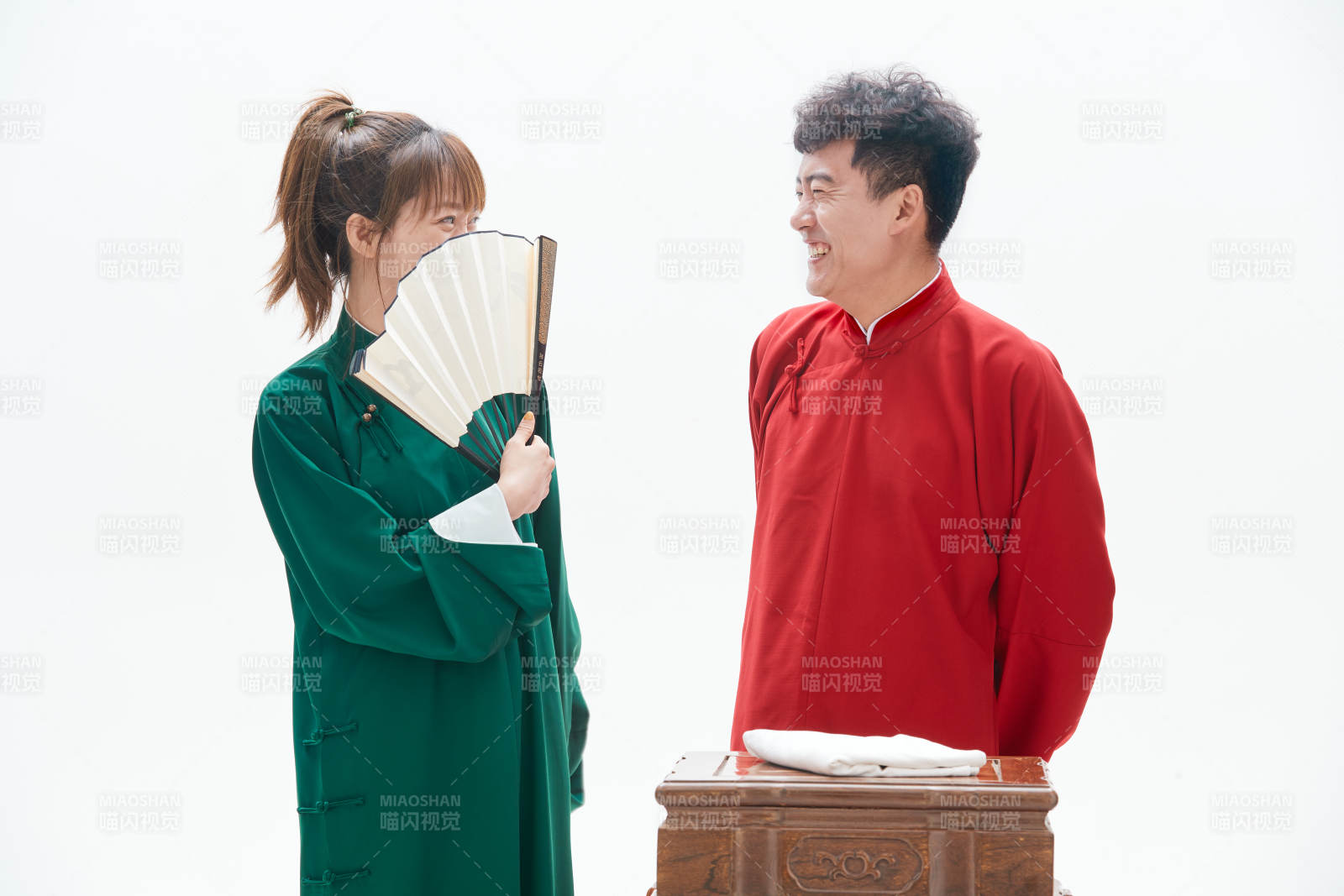 中国传统曲艺对口相声表演艺术形象图片