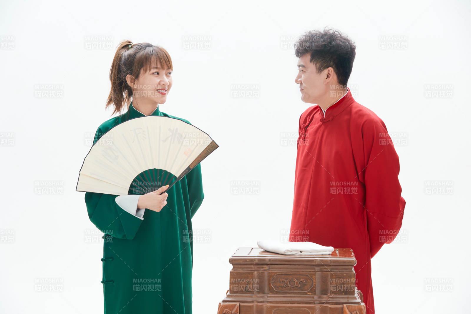 中国传统曲艺对口相声表演艺术形象图片