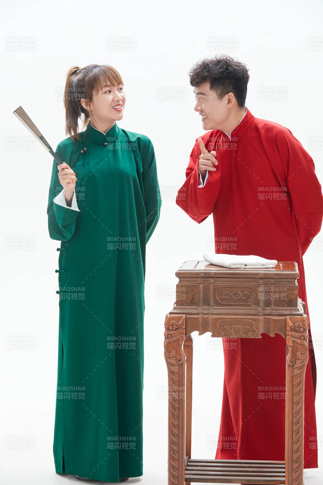 中国传统曲艺对口相声表演艺术形象图片