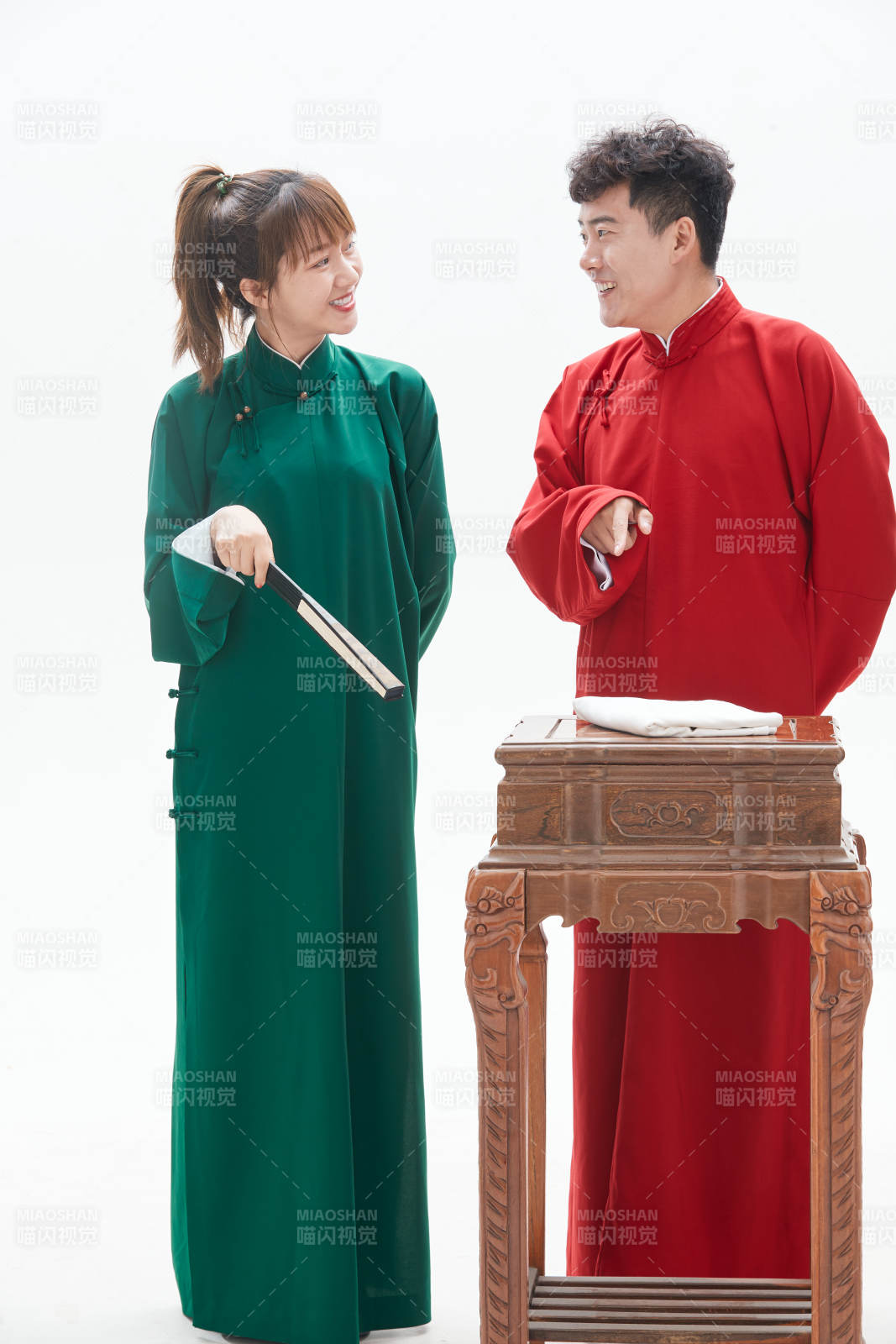 中国传统曲艺对口相声表演艺术形象图片