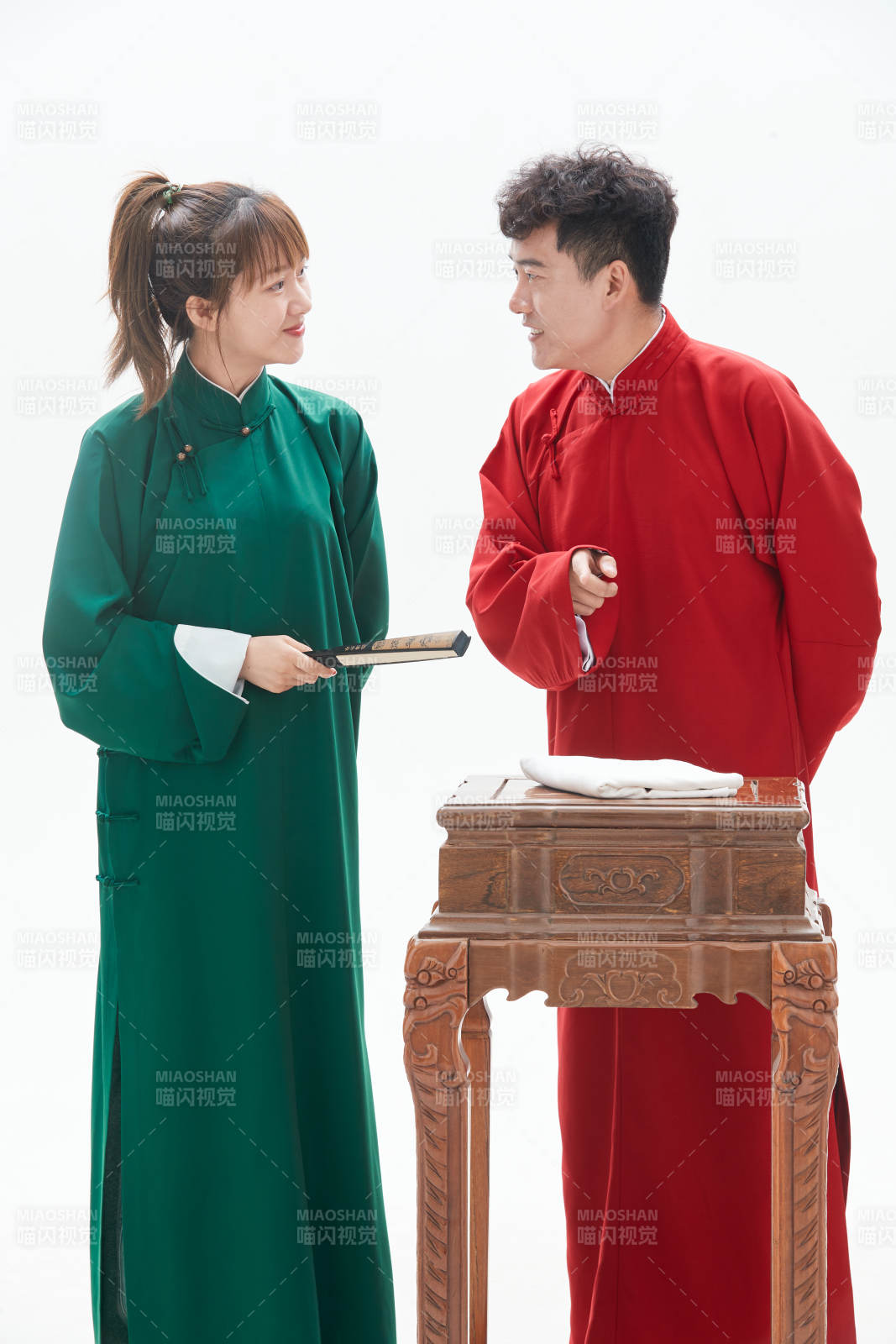 中国传统曲艺对口相声表演艺术形象图片