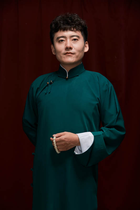 中国传统曲艺相声表演艺人形象图片