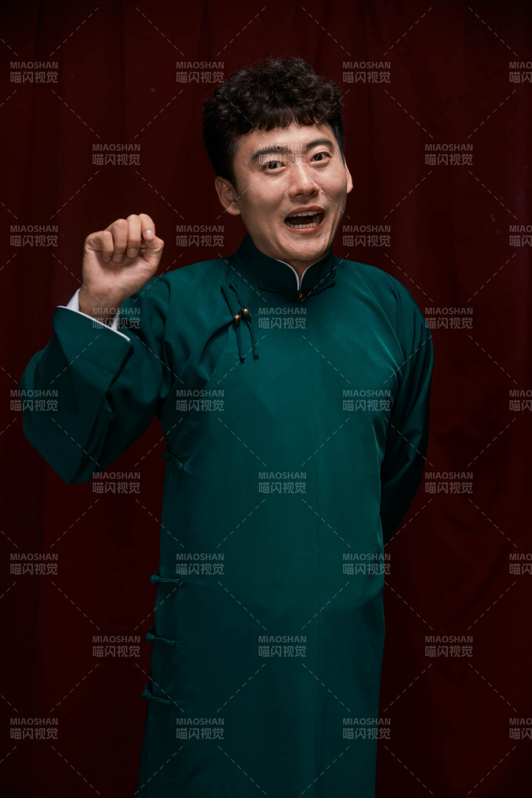 中国传统曲艺相声表演艺人形象图片