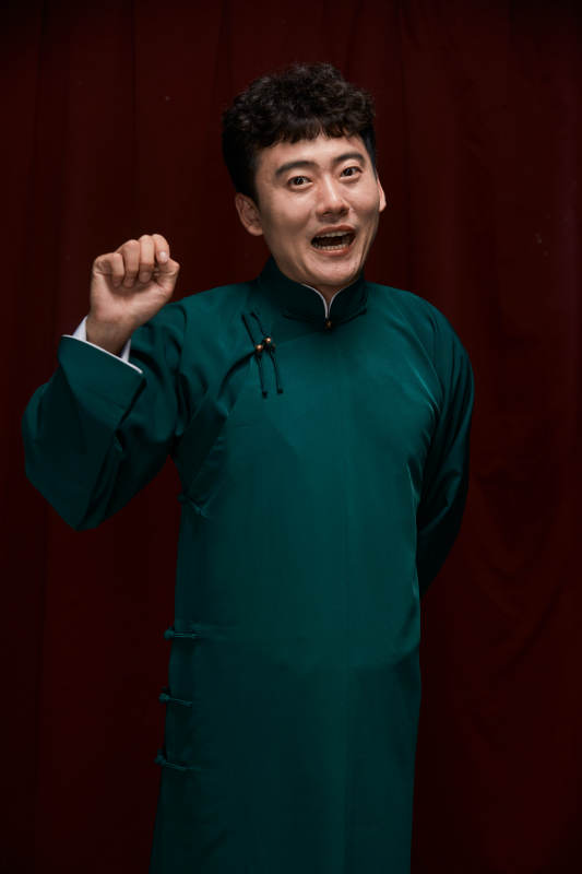 中国传统曲艺相声表演艺人形象图片