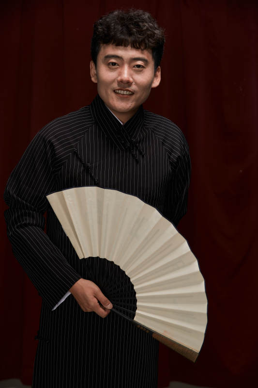 中国传统曲艺相声表演艺人形象图片