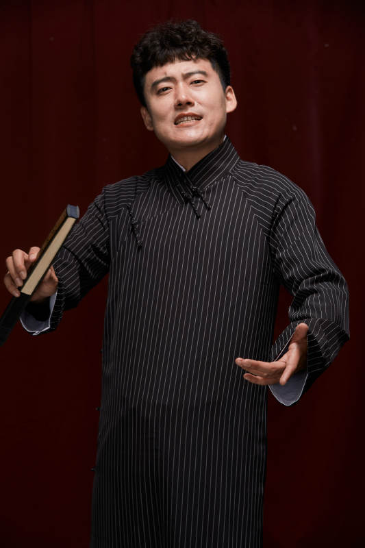 中国传统曲艺相声表演艺人形象图片