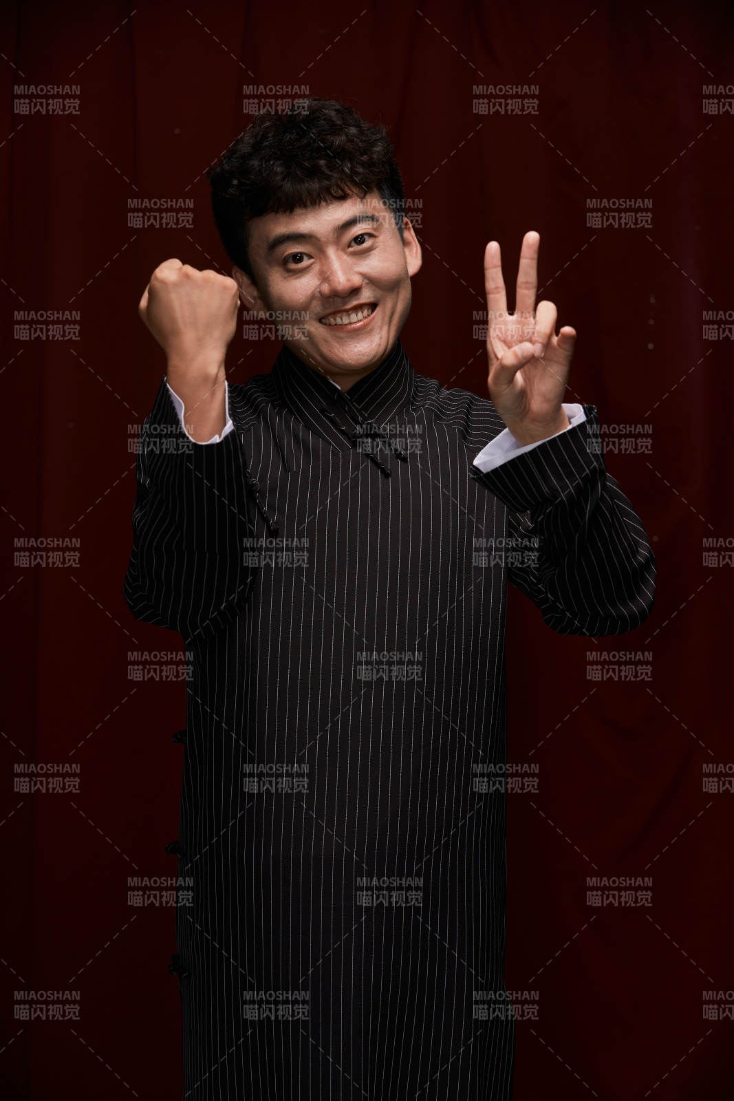 中国传统曲艺相声表演艺人形象图片