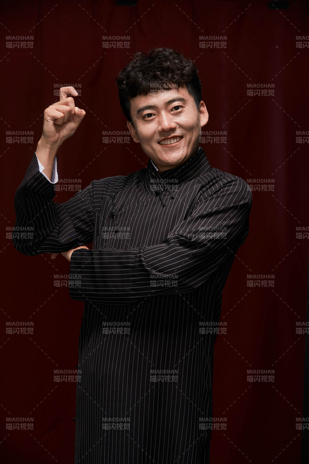 中国传统曲艺相声表演艺人形象图片