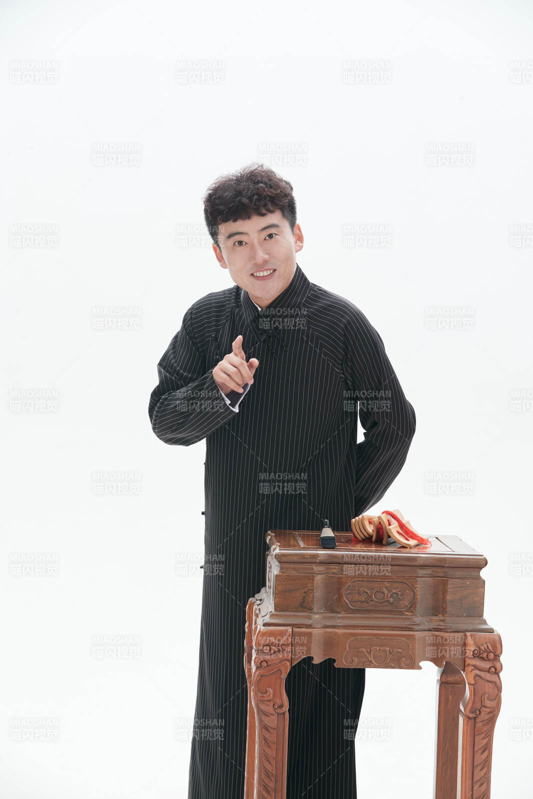 中国传统曲艺相声表演艺术形象图片