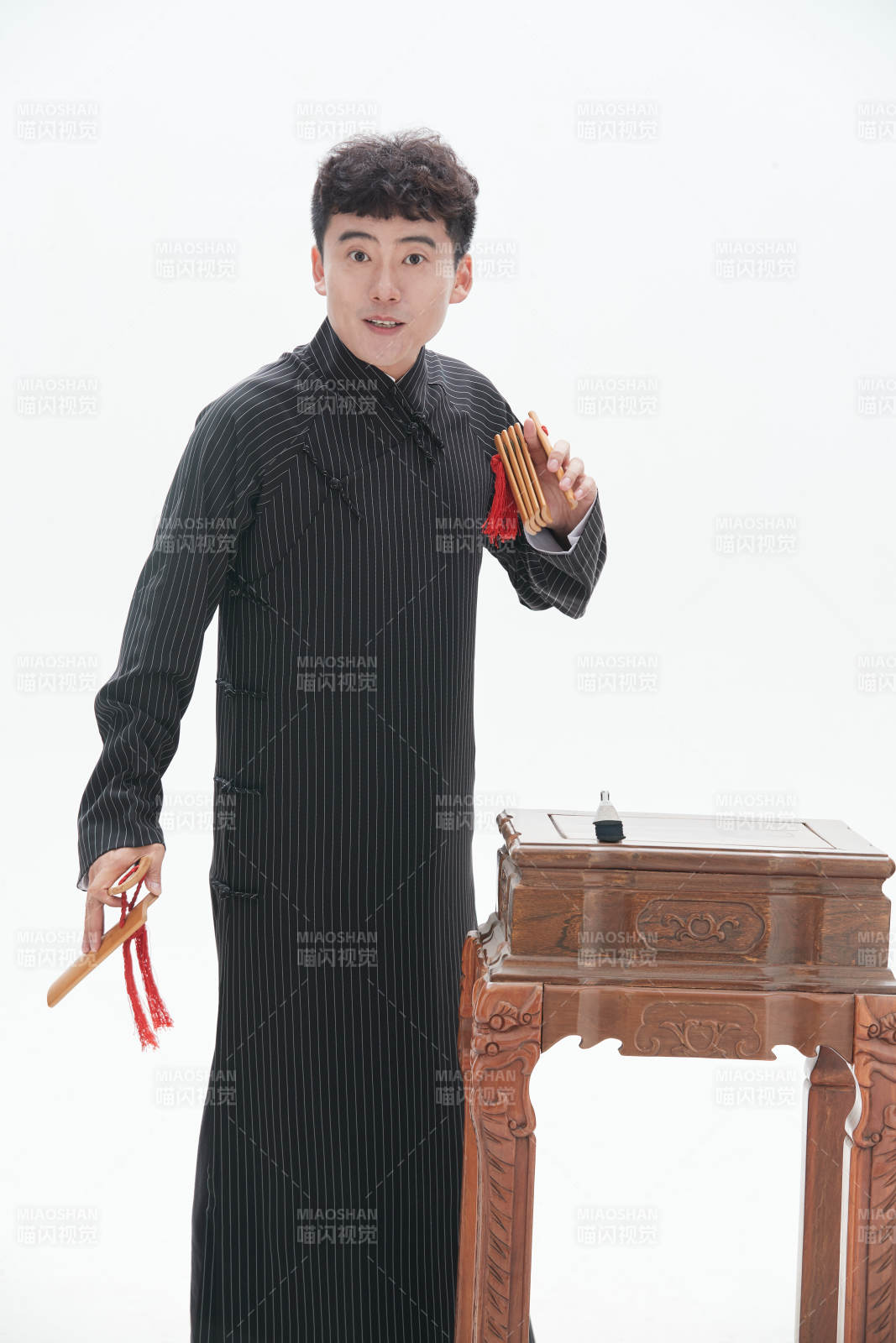 中国传统曲艺相声表演艺术形象图片