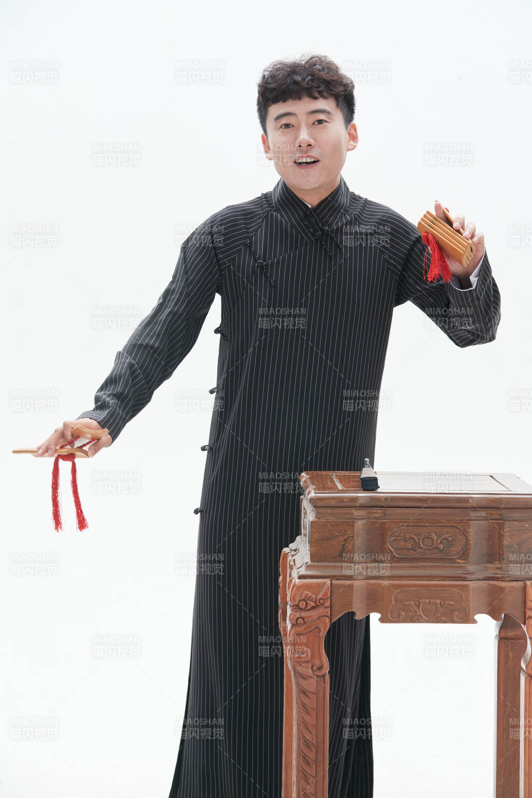 中国传统曲艺相声表演艺术形象图片