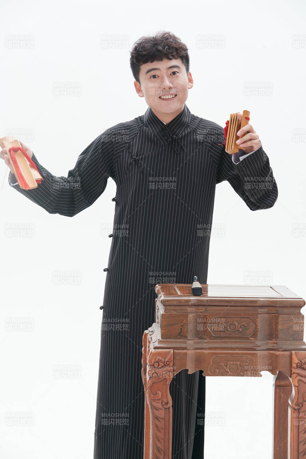 中国传统曲艺相声表演艺术形象图片