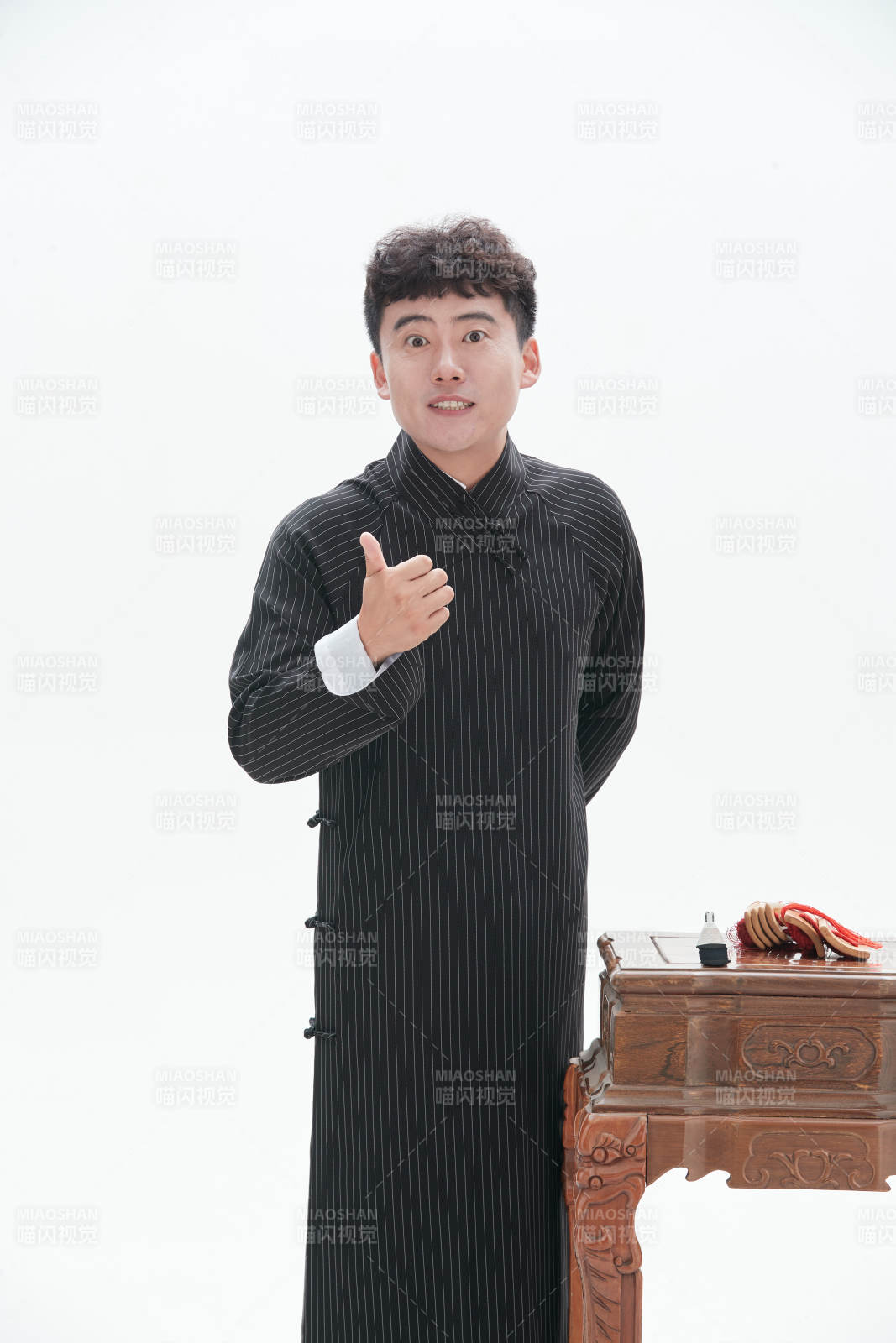 中国传统曲艺相声表演艺术形象图片