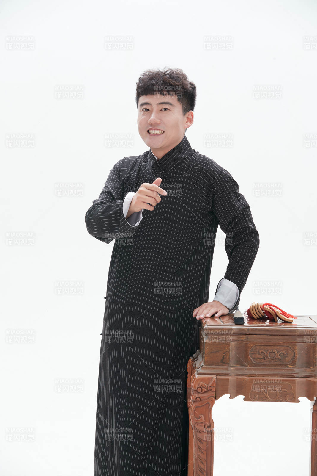 中国传统曲艺相声表演艺术形象图片