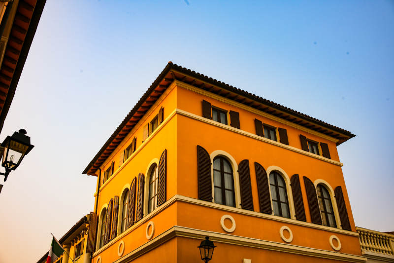 佛罗伦萨小镇橙色建筑角落图片