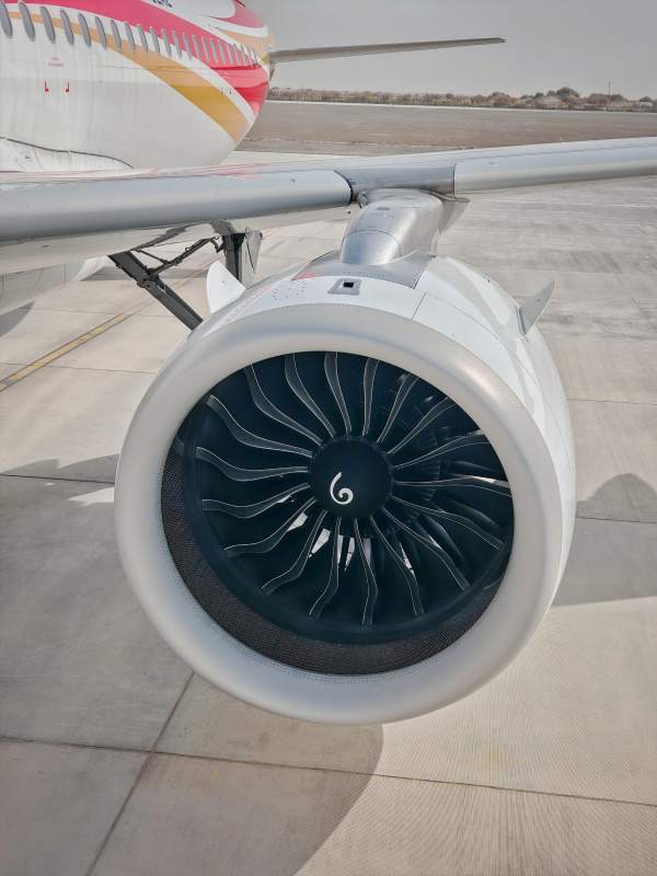 飞机引擎特写图片