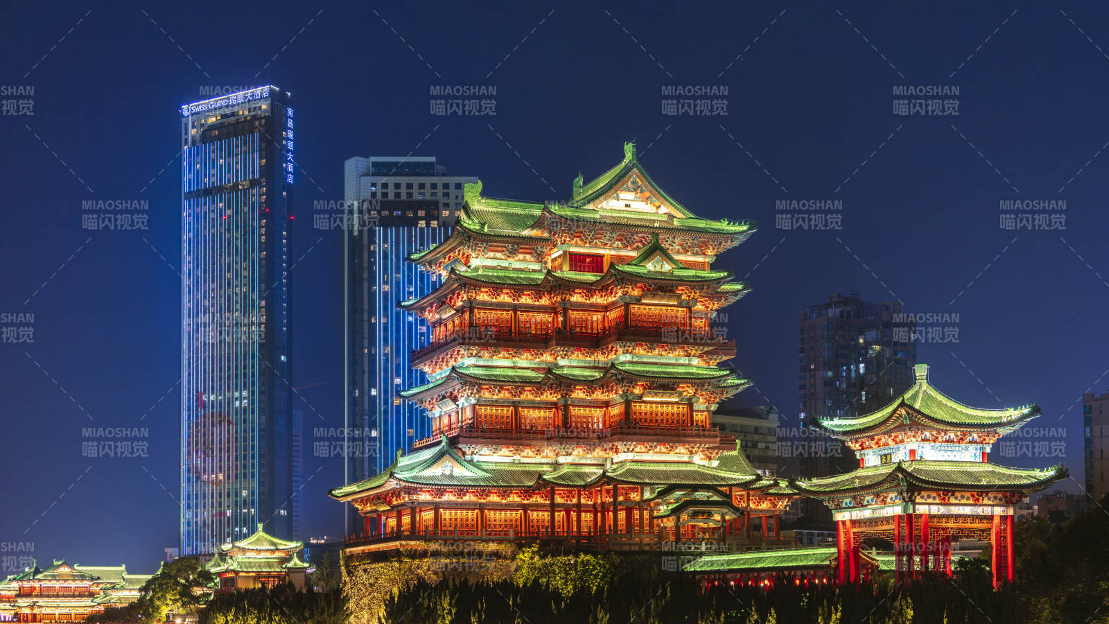 滕王阁夜景璀璨图片