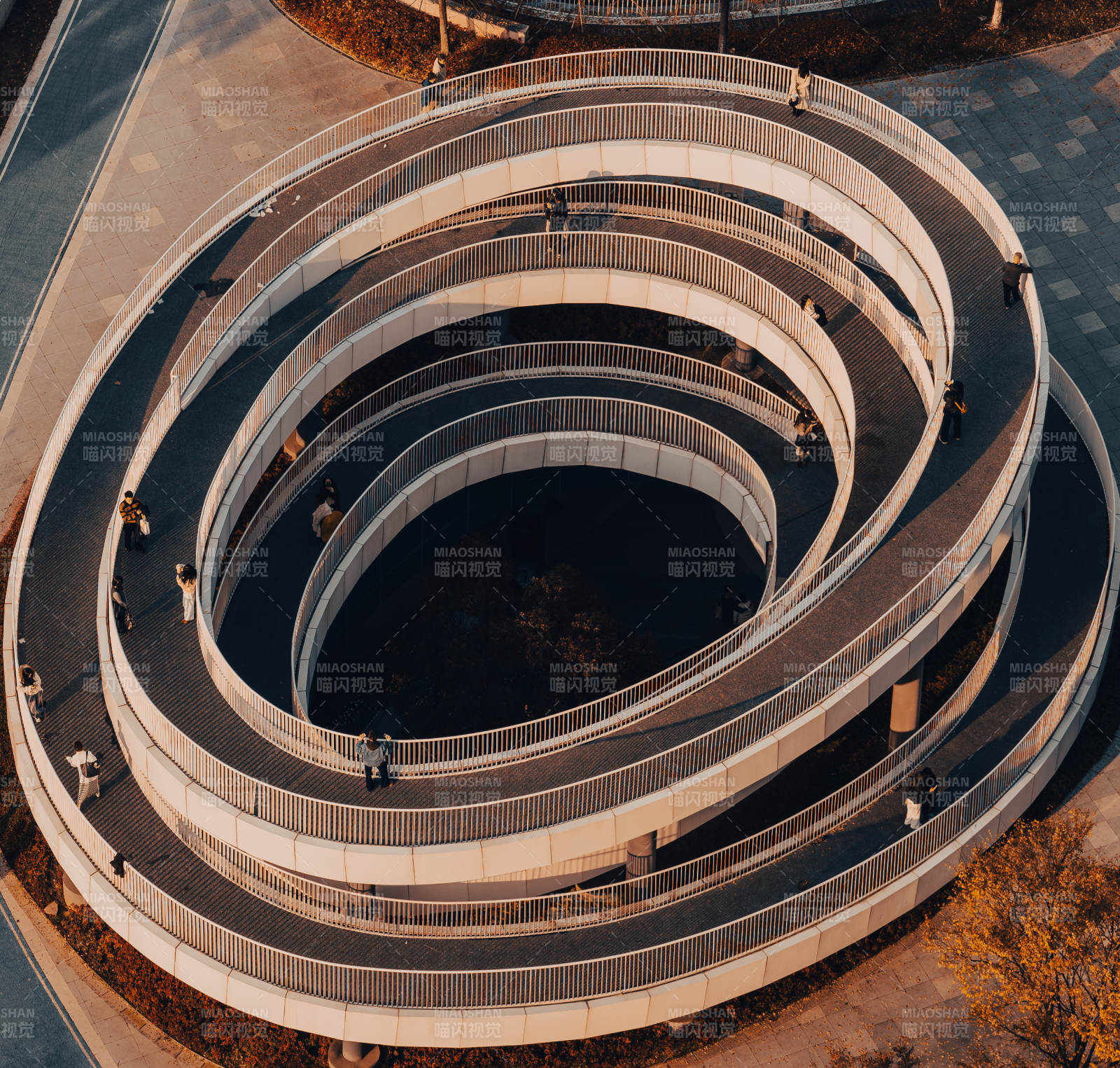 循环的浪漫图片