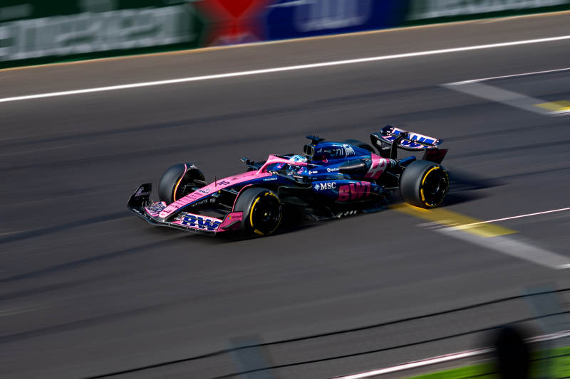 赛车 Alpine疾驰赛道图片