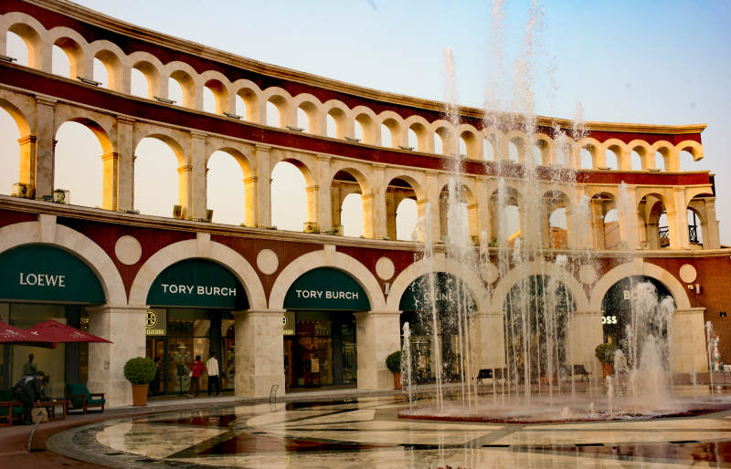 佛罗伦萨小镇商场喷泉拱廊图片