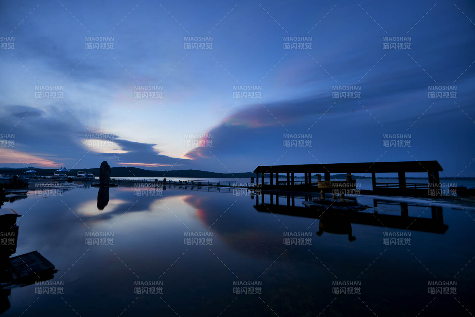 中国河北省张家口地区沽源县天鹅湖景区夏天图片