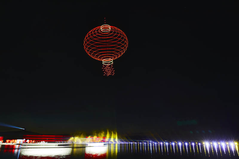 河北省张家口沽源县库伦淖尔景区无人机表演图片