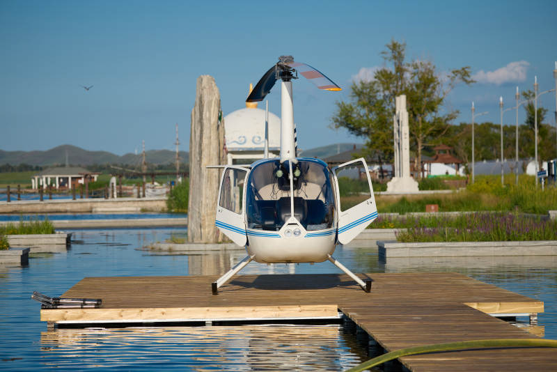 低空飞行器民用直升机图片