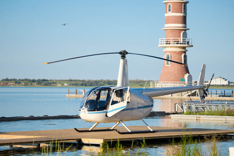 低空飞行器民用直升机图片